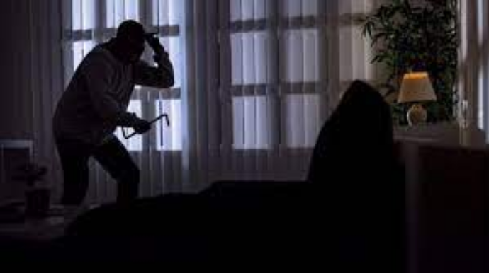 Bakıda evlərdən 7 500 manatlıq oğurluq edilib