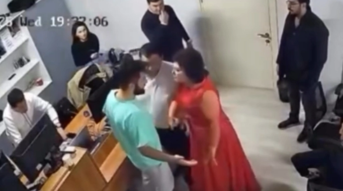 Telli Borçalı ilə ARB TV əməkdaşı arasında İNSİDENT - ANBAAN VİDEO 