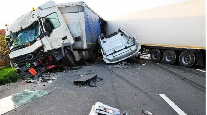 İranda yol qəzasında 6 nəfər ölüb 