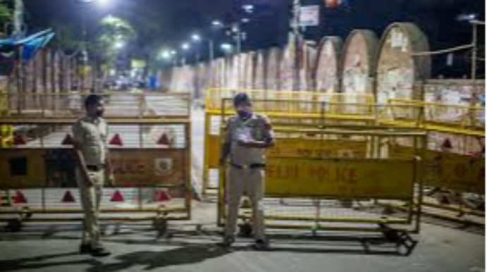 28 ton soğanın içinə girib karantin postunu keçmək istədi