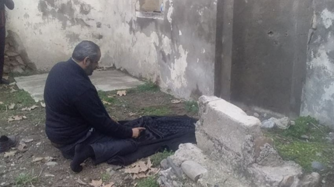 Liviyalı diplomat Zəngilanda dağıdılmış məsciddə namaz qıldı