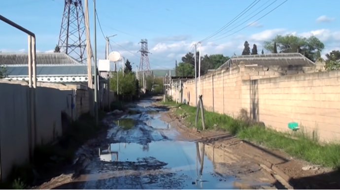 Yol problemi sakinlərin əsəbini tarıma çəkdi: "Heç bir tədbir görmürlər" - VİDEO 