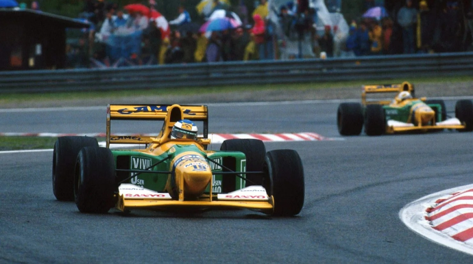 Şumaxerə ilk qələbəni gətirən avtomobili satışa çıxarıldı - FOTO