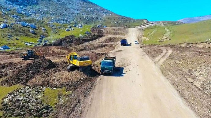 Susay-Xınalıq avtomobil yolunun tikintisi davam etdirilir  - FOTO