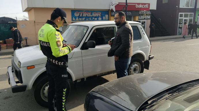 DYP-dən dayanma-durma və parklanma qaydalarını pozanlara qarşı reyd - FOTO