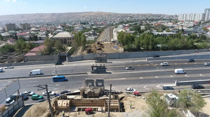 Строительство ж/д моста на автотрассе Баку-Сумгайыт завершится в ноябре