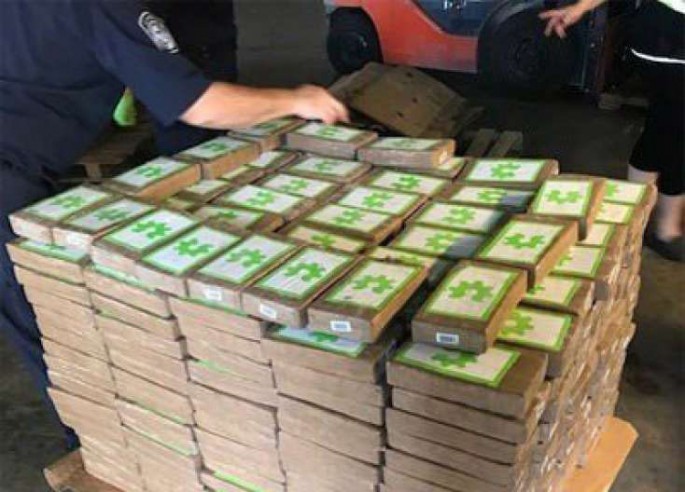 Həbsxanada ŞOK OLAY: Məhbuslara baxın nə göndərdilər - FOTO