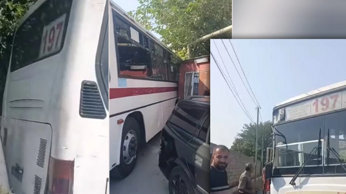 В Баку автобус врезался в забор, на территории прекращена подача электроэнергии - ВИДЕО