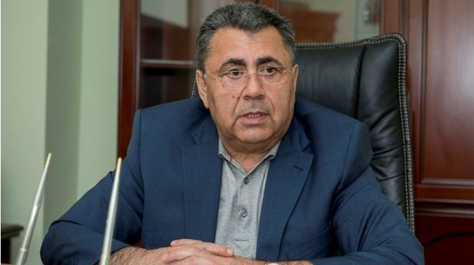 Şeyxin deputat qardaşından səhvlərlə dolu yeni “Facebook” statusu  - FOTO