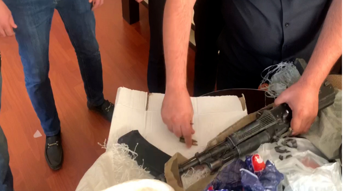 Əvvəllər məhkum olunmuş şəxsdən “Kalaşnikov”  aşkar edilib   - FOTO - VİDEO