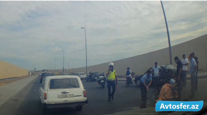 BakBus-un avtobusu piyada qadını keçidin yanında vurdu – VİDEO 