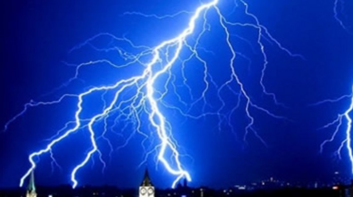 Nyu-Yorkda 6 nəfəri ildırım vurub