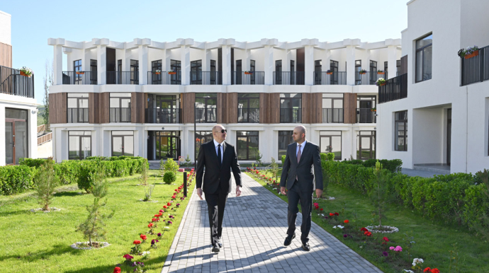 İlham Əliyev Zəngilanda inşa olunmuş ilk yaşayış kompleksinin açılışında - FOTO