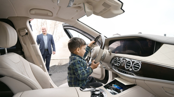 “Sənin maşınını istəyirəm...” - Azyaşlıdan Prezidentə - FOTOLAR - VİDEO