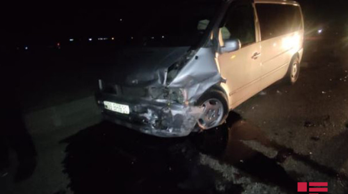 Bakıda mikroavtobus qəzasında 3 nəfər xəsarət alıb -  FOTO