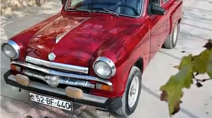 İnsanların marağına səbəb olan 67 yaşlı "Moskviç": Təxminən 100 min dollar qiyməti var - VİDEO 