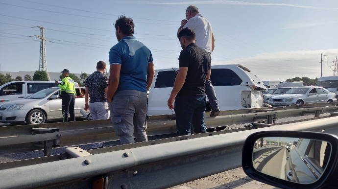 "Aeroport" yolunda ağır qəza: 3 avtomobil toqquşdu - FOTO - VİDEO 