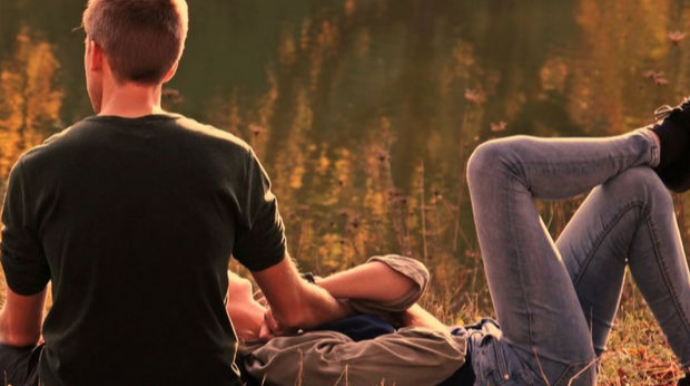 Özünü polis kimi təqdim etdi, 11 yaşlı qızı çöllüyə apardı: “Qatarın işığı düşdüyündən qorxdum ki...” 