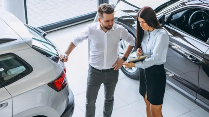 Lizinqlə avtomobil almaq sərfəlidirmi? - Mütəxəssis DANIŞDI 