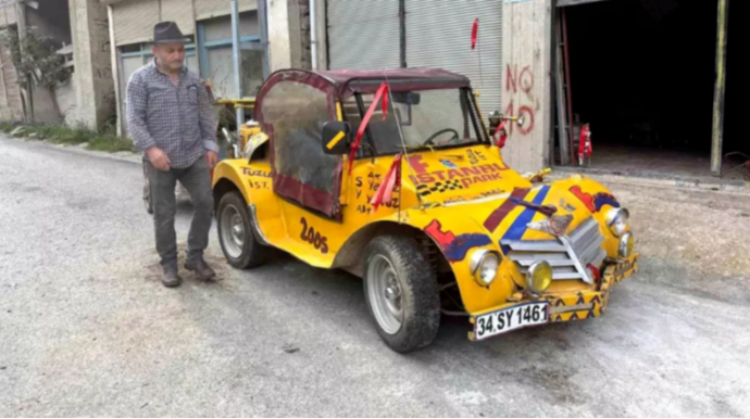 Öz əl işi olan avtomobili görün hansı səbəbdən yandırmaq istəyir - VİDEO