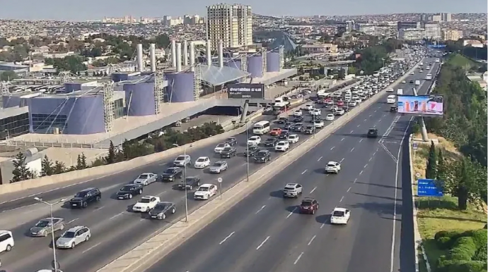 Bəzi yollarda sıxlıq var - SİYAHI 