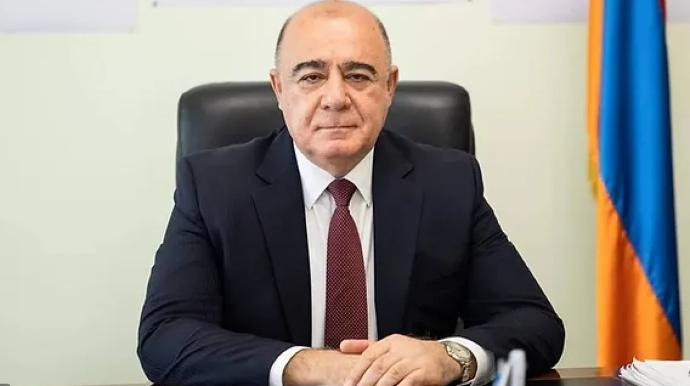 Gümrünün keçmiş meri axtarışa verildi 