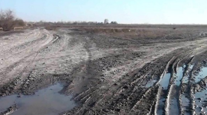 Ucarda 200-ə yaxın sakinin yaşadığı kəndin yolu keçilməz haldadır  - FOTO