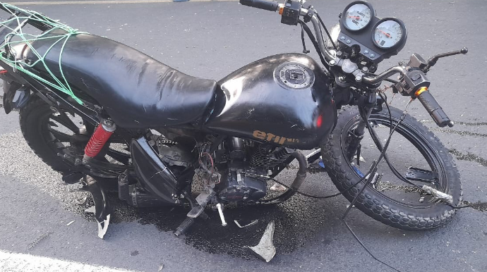 Qaxda motosikletlə minik avtomoboli toqquşdu - FOTO