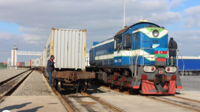 Bakı-Tbilisi-Qars dəmir yolu xətti ilə növbəti konteyner Türkiyəyə yola salındı