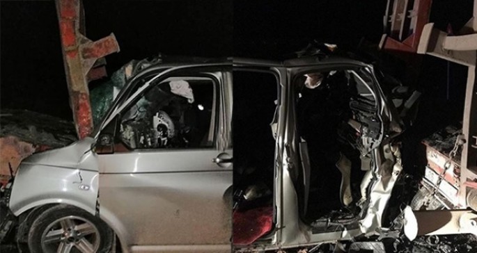 6 gəncin olduğu avtomobil TIR-a çırpılıb: 6 ölü - FOTO