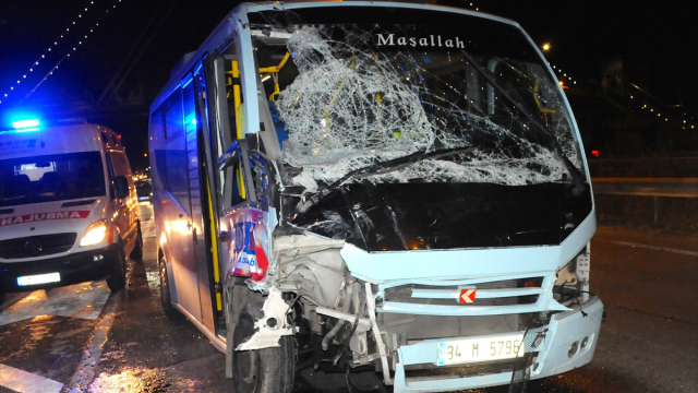 Avtobus 4 maşınla toqquşdu – 1 ağır, 12 nəfər yaralanıb