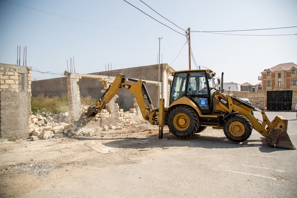 Meriya bu dəfə Binəqədidə zeytunluq ərazisini təmizlədi - FOTO