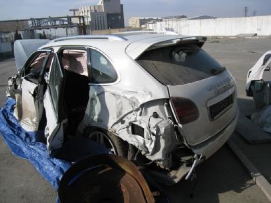 Bakıda avtobus «Porsche»yə girdi