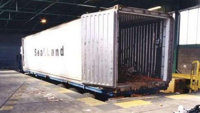 Gömrükdə saxlanılan konteynerdən 64 xarici vətəndaşın cəsədi aşkarlandı