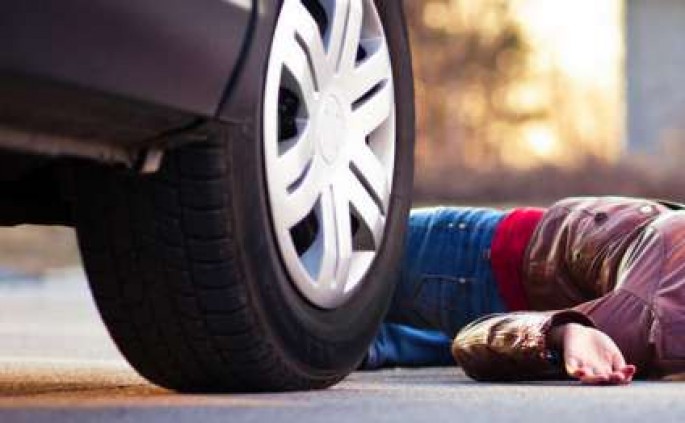 19 yaşlı qızı maşın vurub - Xaçmazda