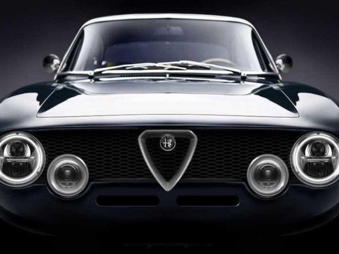 Klassik Alfa Romeo Giulia modeli 525 at qüvvəli superkara çevriləcək 