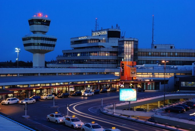 Tegel aeroportu "yaşayacaq"