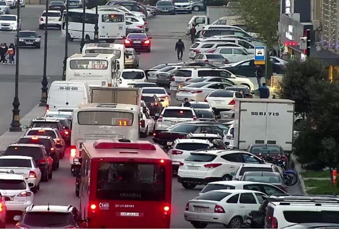 Ekspert:     "Cərimələri tətbiq etmədikdə qayda pozuntuları adi hal alacaq"