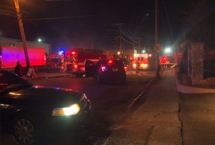 Qatar yük maşını ilə toqquşdu: ölənlər var - VİDEO