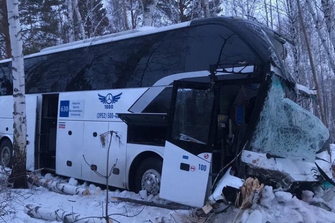 Sürücüsü sükan arxasında yatdı: avtobus meşəliyə girdi - FOTO
