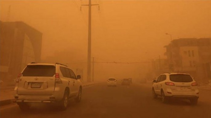 İranda göz gözü görmür: Qum qasırğası təhlükəsi