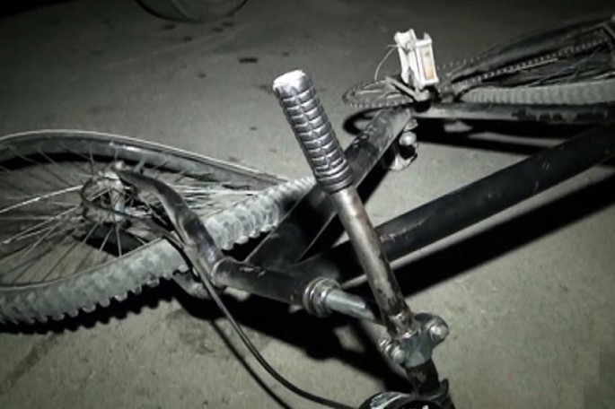 Bakıda velosiped sürən kişini avtomobil vurub