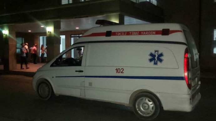 Qadın sürücü qəza törədərək xəsarət aldı - Bakıda 