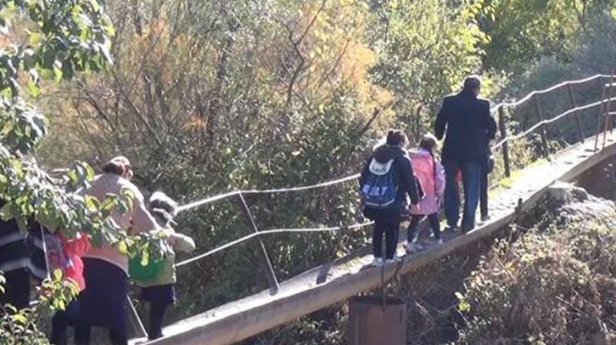 Şıxhaput kəndinin körpü problem - VİDEO 