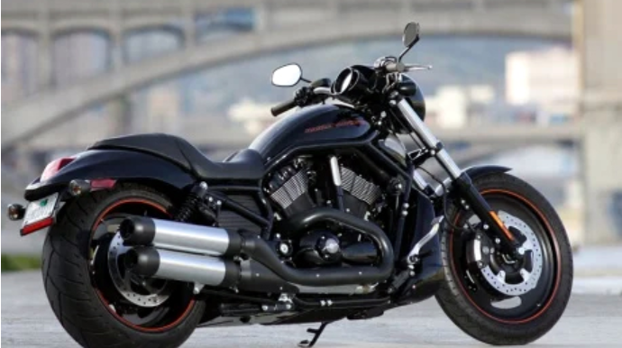 Bakıda boğazı kəsilən gənc motosikletlə qardaşının yanına getdi 