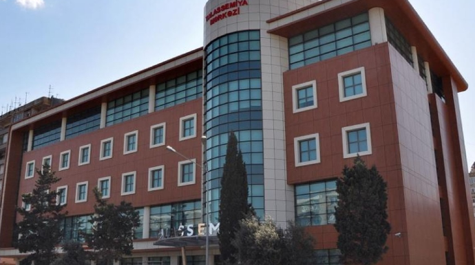 Əsgər getmək istəməyənlər bunu etdi - Laborant analizi öz qanı ilə dəyişdi 