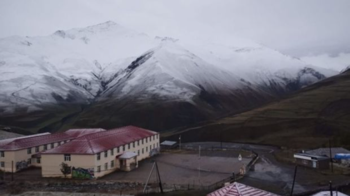 Quba və Qusar rayonunun yüksək dağlıq ərazilərinə qar yağıb - FOTO 