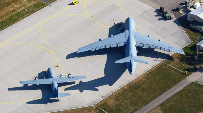 ABŞ Fars körfəzi istiqamətinə iki hərbi nəqliyyat təyyarəsi göndərdi