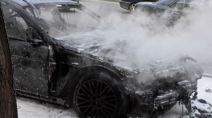 Bərdədə içində avtomobil olan təmir sexi yanıb