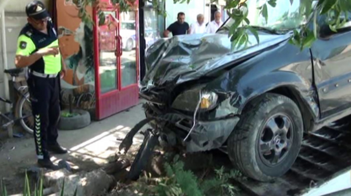 Salyanda ağır qəza baş verdi: ÖLƏNLƏR VAR   - VİDEO